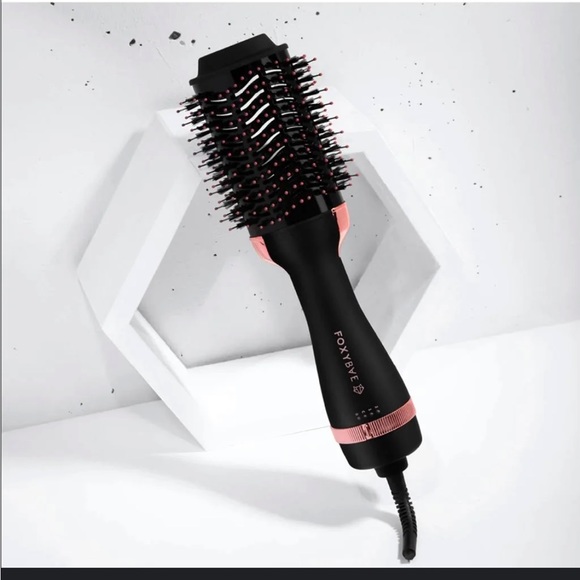 Rose gold blowout dryer brush - Picture 9 of 12